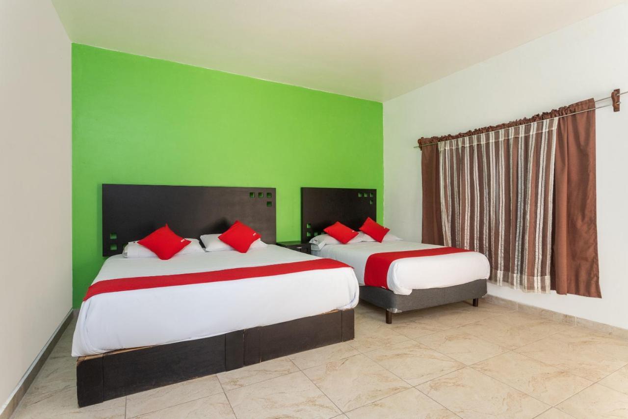 Oyo Hotel Emperadores Inn, Атліско Екстер'єр фото