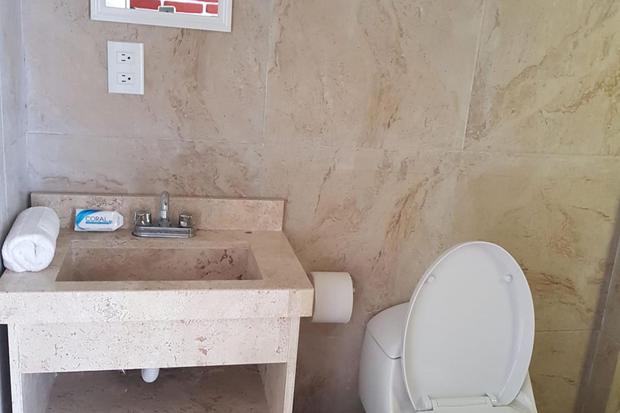 Oyo Hotel Emperadores Inn, Атліско Екстер'єр фото