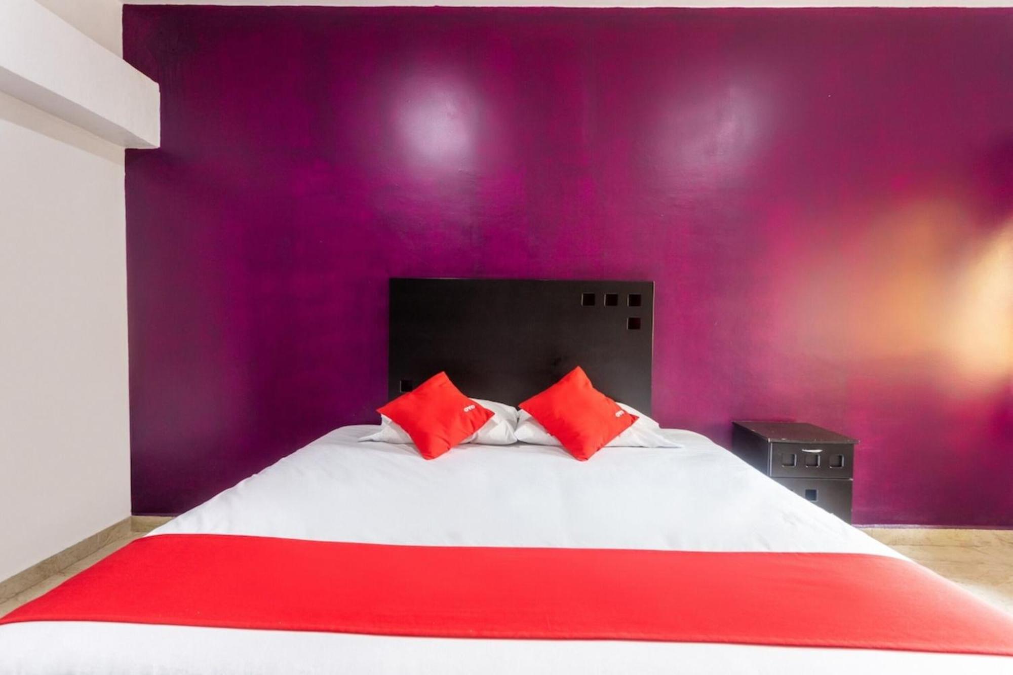 Oyo Hotel Emperadores Inn, Атліско Екстер'єр фото