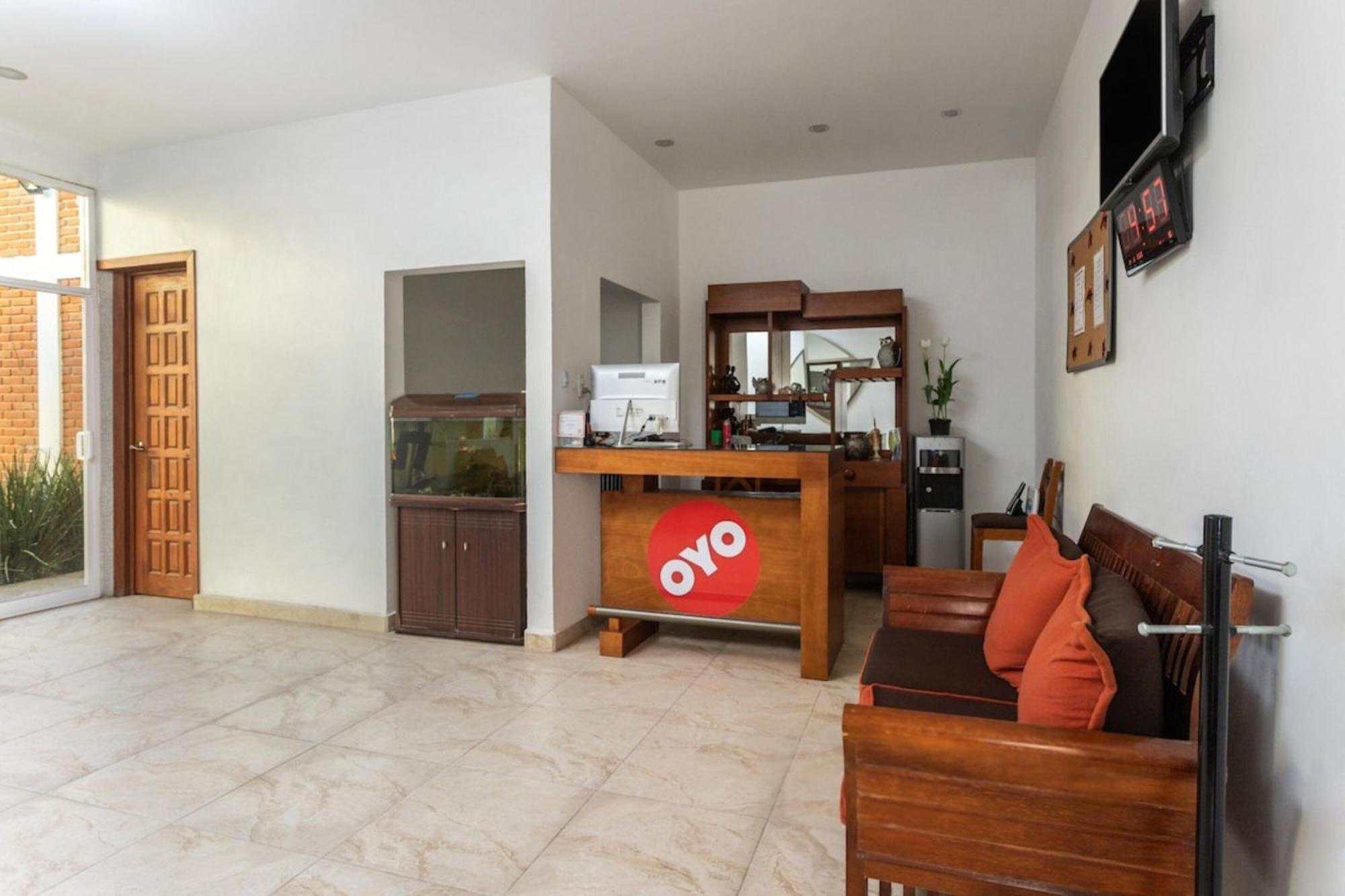 Oyo Hotel Emperadores Inn, Атліско Екстер'єр фото