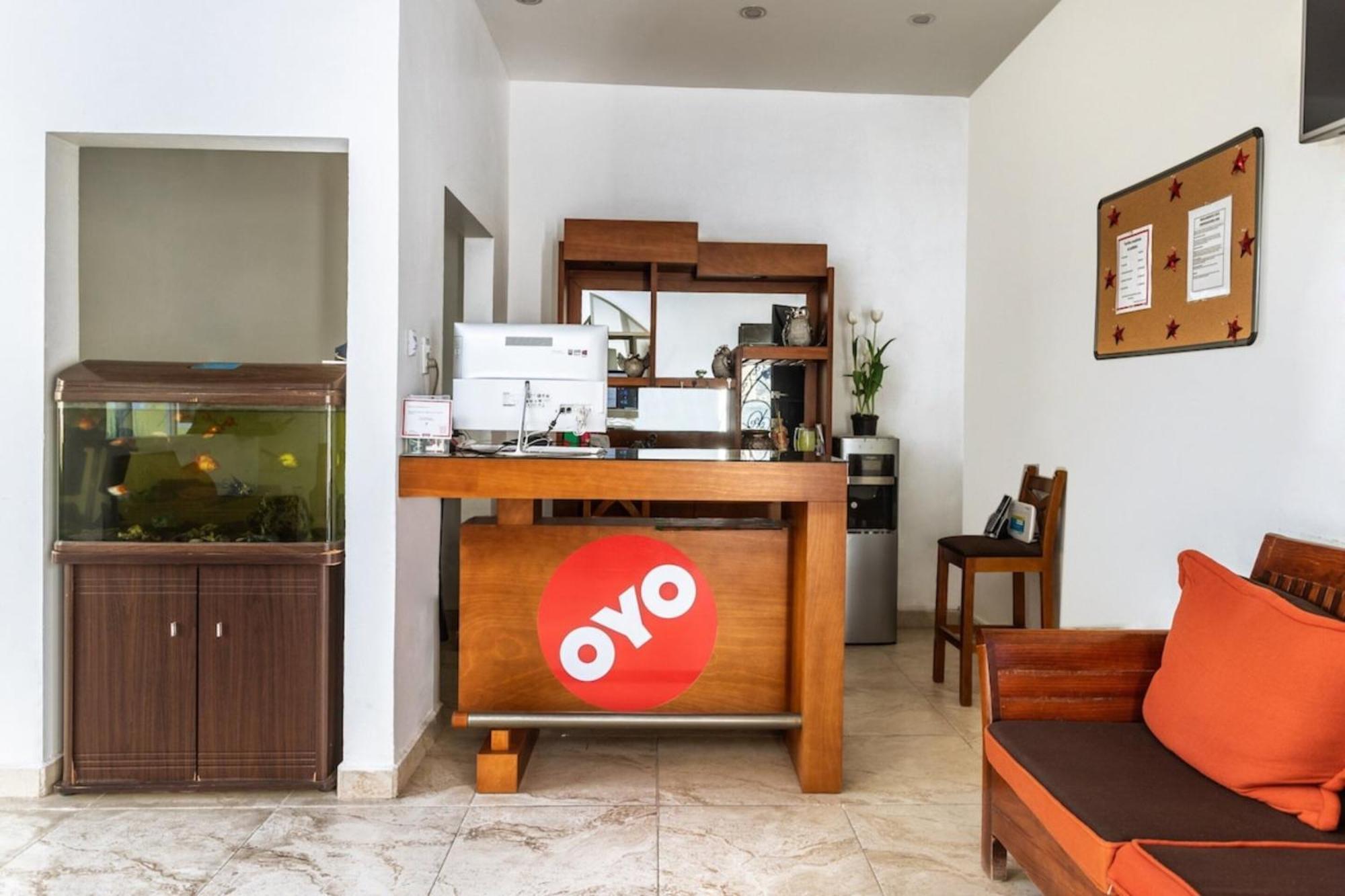 Oyo Hotel Emperadores Inn, Атліско Екстер'єр фото