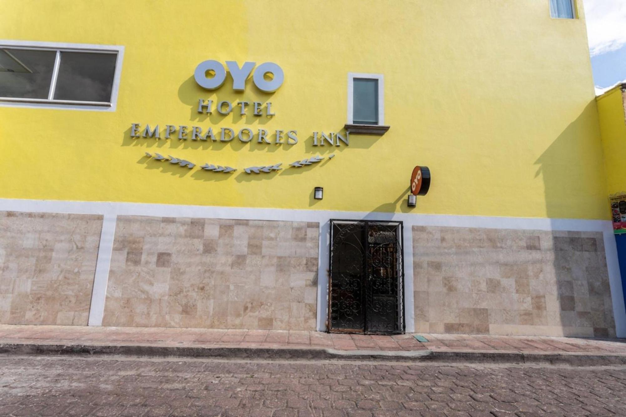 Oyo Hotel Emperadores Inn, Атліско Екстер'єр фото